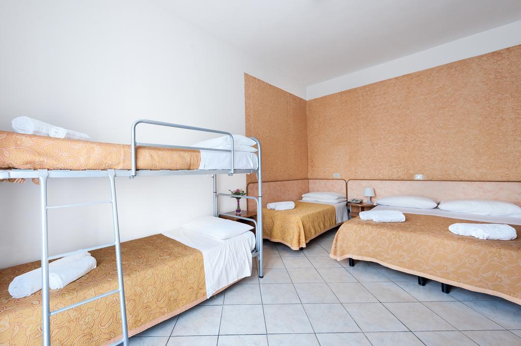 פונטה מרינה Regina Hotel E Ristorante מראה חיצוני תמונה