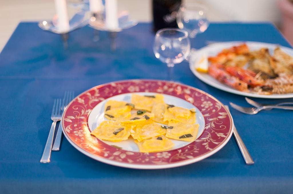 פונטה מרינה Regina Hotel E Ristorante מראה חיצוני תמונה
