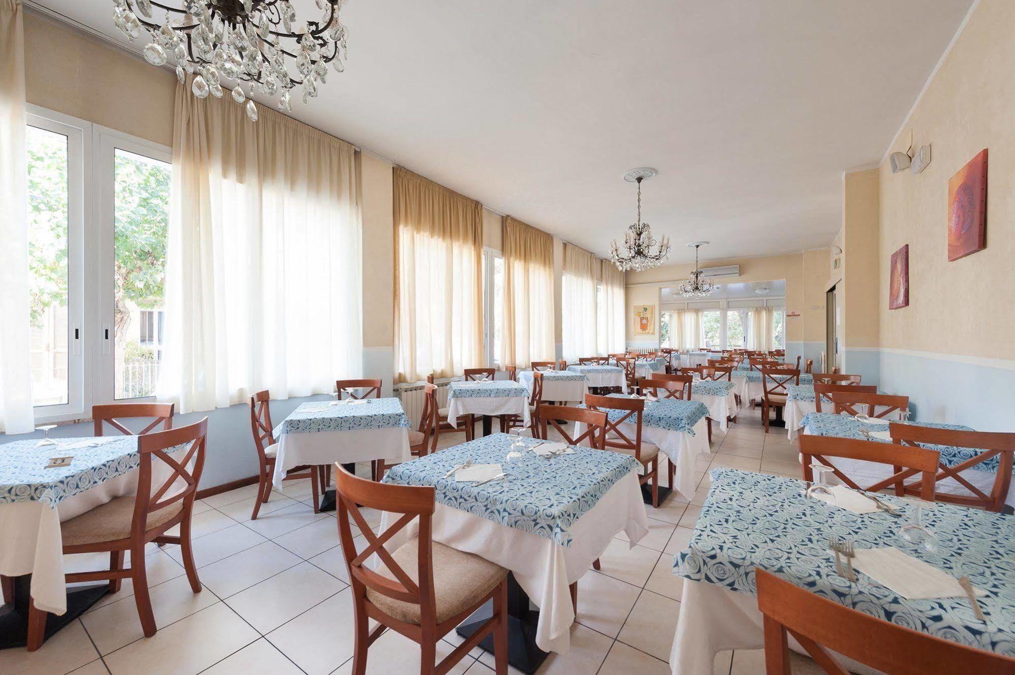 פונטה מרינה Regina Hotel E Ristorante מראה חיצוני תמונה