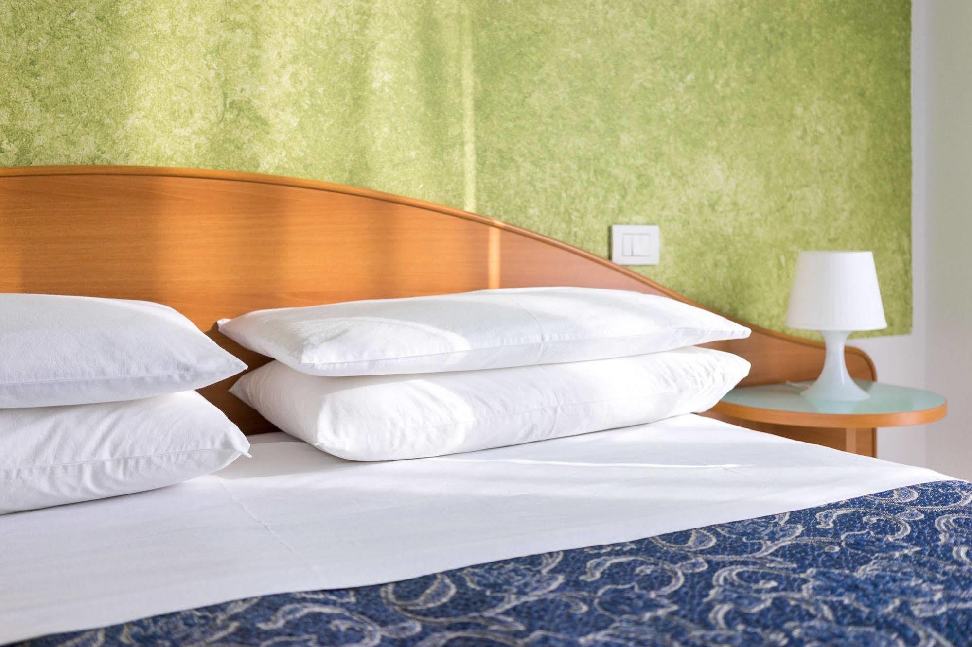 פונטה מרינה Regina Hotel E Ristorante מראה חיצוני תמונה